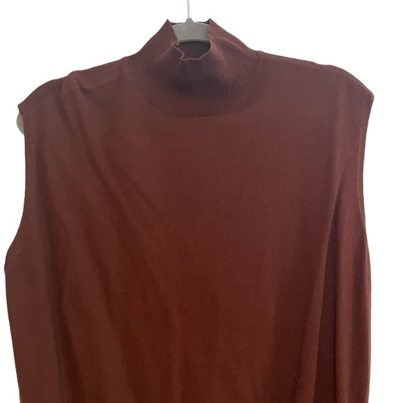 Ann Taylor Tops - Ann Taylor Mock Neck Sleeveless Shell with Banded Waist, Size Medium, New!